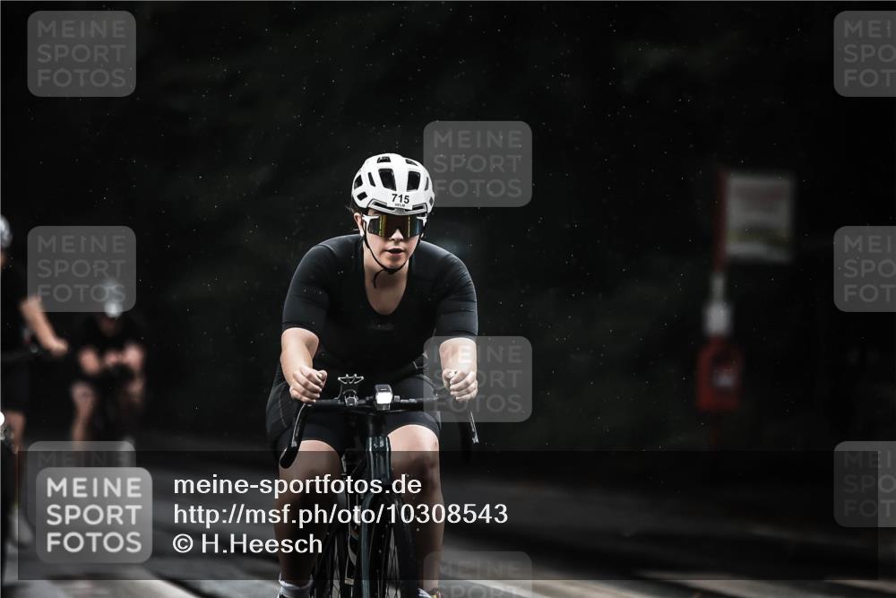 13.09.2026 - Stadtparktriathlon H.Heesch http://msf.ph/oto/10308543 13.09.2026 11:41:32 Radfahren 715, 773, 810, 891, 897, 1800 meine-sportfotos.de