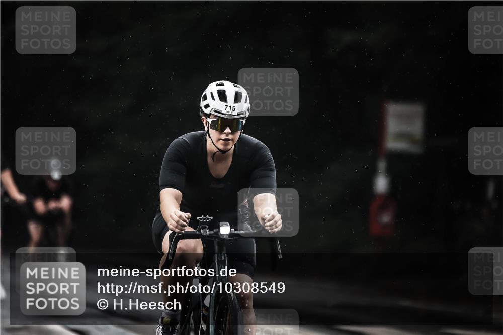 13.09.2026 - Stadtparktriathlon H.Heesch http://msf.ph/oto/10308549 13.09.2026 11:41:32 Radfahren 715, 773, 810, 891, 897, 1800 meine-sportfotos.de