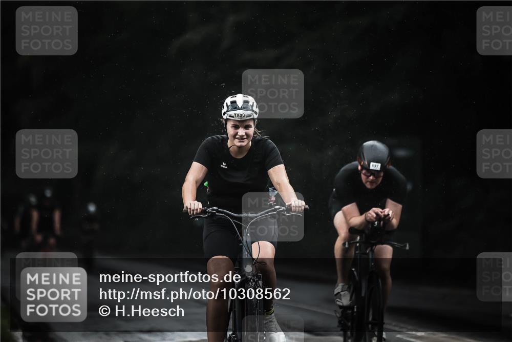 13.09.2026 - Stadtparktriathlon H.Heesch http://msf.ph/oto/10308562 13.09.2026 11:41:33 Radfahren 715, 773, 810, 891, 897, 1800 meine-sportfotos.de