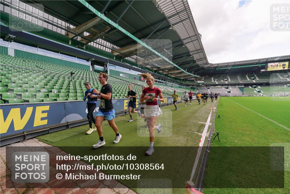 13.09.2026 - 21. swb-Marathon Bremen Michael Burmester http://msf.ph/oto/10308564 13.09.2026 13:04:22 Laufen im Stadion 178, 209, 210, 488, 534, 565, 596, 725, 762, 881, 940, 1014, 1239, 1307, 1343, 1373, 1456, 1458, 1460, 1479, 1611, 1627, 1649, 1653, 1656, 1687, 1771, 1780, 1914, 1932, 1941, 2023, 2089, 2126, 2223, 2369, 2430, 2434, 2452, 2513, 2602, 2625, 2723, 2851, 2867, 2872, 2891, 2910, 2919, 2934, 2957, 2959, 2977, 3028, 3135, 3217, 3320, 3343, 3360, 3402, 3419, 3425, 3454, 3460, 3510, 3521, 3579, 3597, 3618, 3796, 3846, 3859, 3909, 3970, 4077, 242 meine-sportfotos.de