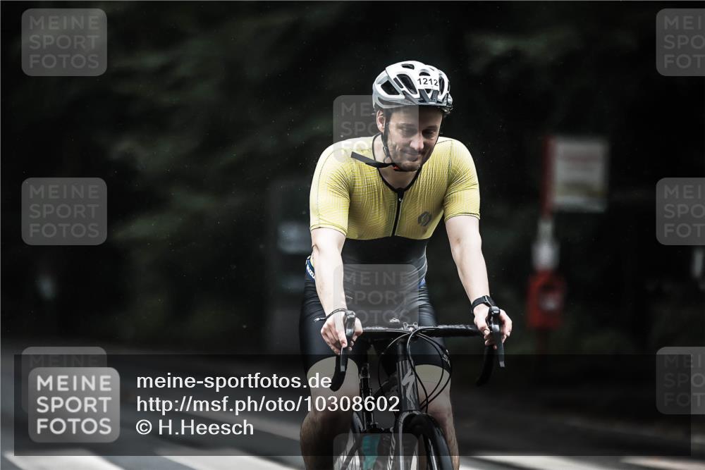 13.09.2026 - Stadtparktriathlon H.Heesch http://msf.ph/oto/10308602 13.09.2026 12:48:25 Radfahren 1186, 1212, 1235, 1237, 1260, 1272, 1275 meine-sportfotos.de