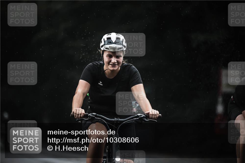 13.09.2026 - Stadtparktriathlon H.Heesch http://msf.ph/oto/10308606 13.09.2026 11:41:34 Radfahren 714, 715, 773, 810, 891, 897, 1800 meine-sportfotos.de