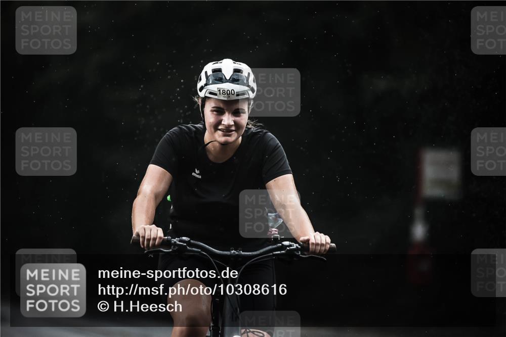 13.09.2026 - Stadtparktriathlon H.Heesch http://msf.ph/oto/10308616 13.09.2026 11:41:34 Radfahren 714, 715, 773, 810, 891, 897, 1800 meine-sportfotos.de