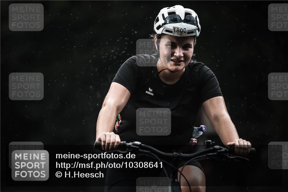 13.09.2026 - Stadtparktriathlon H.Heesch http://msf.ph/oto/10308641 13.09.2026 11:41:34 Radfahren 714, 715, 773, 810, 891, 897, 1800 meine-sportfotos.de