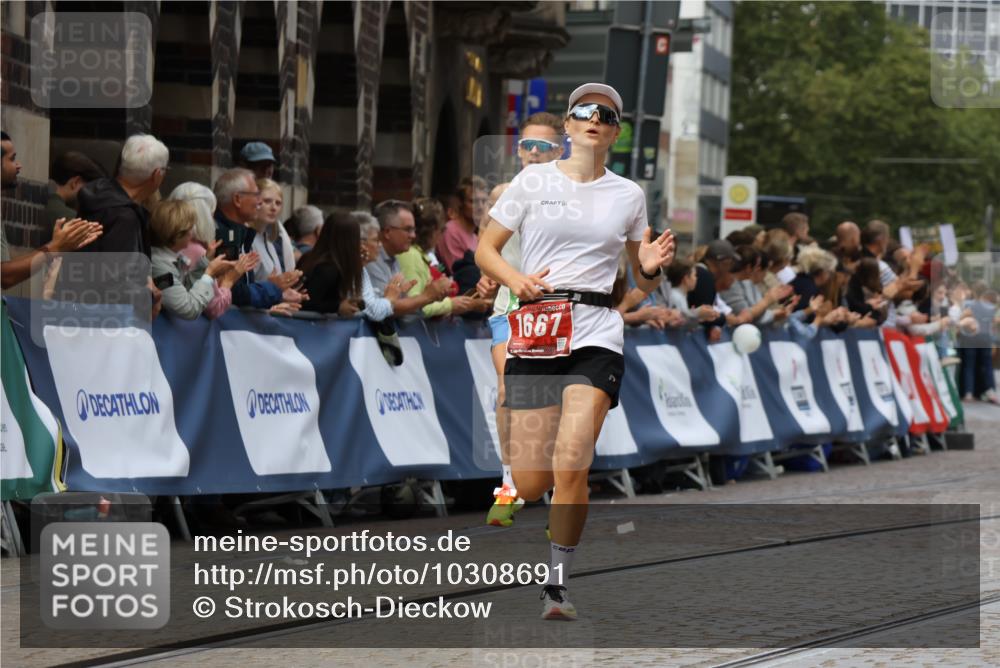 13.09.2026 - 21. swb-Marathon Bremen Strokosch-Dieckow http://msf.ph/oto/10308691 13.09.2026 13:02:29 Ziel 1667, 9583, 1795, 1850, 3609, 7841, 13237 meine-sportfotos.de