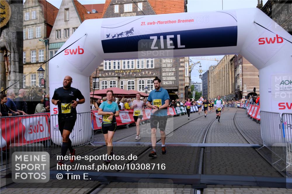 13.09.2026 - 21. swb-Marathon Bremen Tim E. http://msf.ph/oto/10308716 13.09.2026 10:52:06 Ziel 10162, 10183, 10281, 10348, 10467, 10641, 11273, 11277, 11542, 11685, 11733, 11777, 11784, 11962, 12329, 12349 meine-sportfotos.de