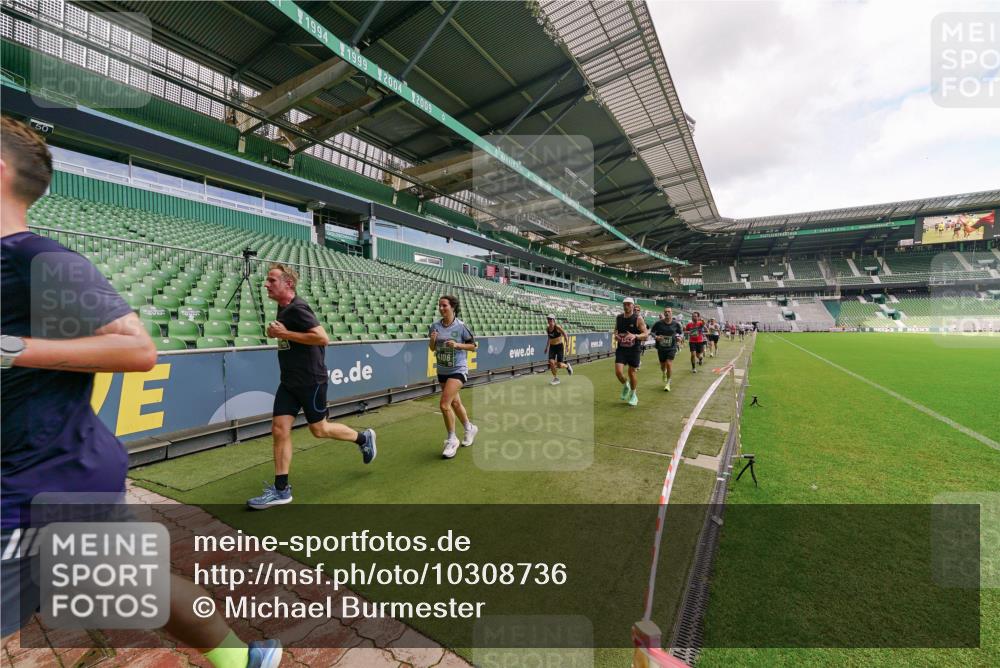 13.09.2026 - 21. swb-Marathon Bremen Michael Burmester http://msf.ph/oto/10308736 13.09.2026 13:04:38 Laufen im Stadion 178, 209, 210, 323, 488, 534, 536, 565, 596, 647, 725, 762, 881, 940, 1073, 1239, 1243, 1307, 1308, 1343, 1373, 1456, 1458, 1479, 1627, 1649, 1653, 1656, 1687, 1771, 1780, 1914, 1932, 1941, 2023, 2089, 2126, 2223, 2241, 2301, 2369, 2430, 2434, 2452, 2602, 2625, 2723, 2742, 2764, 2851, 2867, 2872, 2891, 2910, 2919, 2934, 2957, 2959, 2977, 2985, 3028, 3030, 3217, 3278, 3320, 3343, 3360, 3402, 3419, 3425, 3444, 3454, 3510, 3521, 3579, 3597, 3618, 3796, 3846, 3859, 3909, 242 meine-sportfotos.de