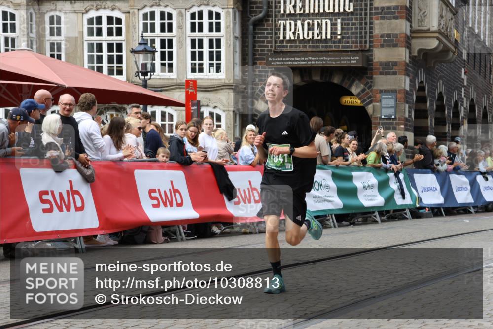 13.09.2026 - 21. swb-Marathon Bremen Strokosch-Dieckow http://msf.ph/oto/10308813 13.09.2026 13:02:34 Ziel 1667, 9583, 1795, 1850, 6918, 13237 meine-sportfotos.de