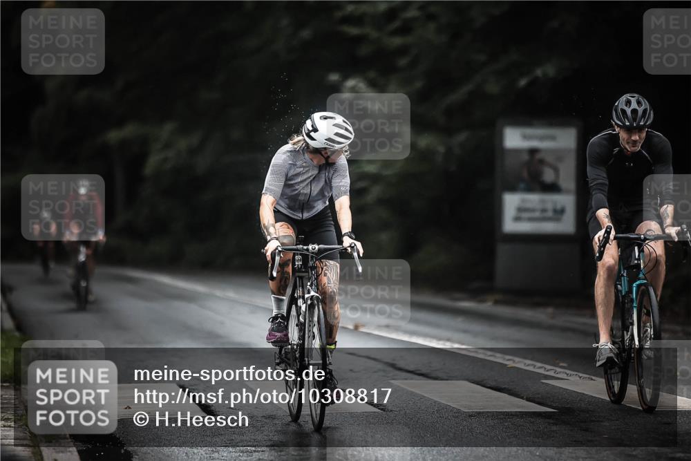 13.09.2026 - Stadtparktriathlon H.Heesch http://msf.ph/oto/10308817 13.09.2026 12:48:43 Radfahren 1191, 1198, 1241, 1265 meine-sportfotos.de