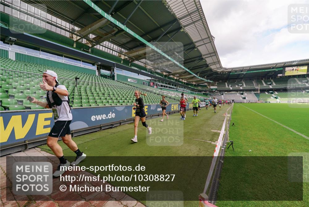 13.09.2026 - 21. swb-Marathon Bremen Michael Burmester http://msf.ph/oto/10308827 13.09.2026 13:04:46 Laufen im Stadion 178, 209, 210, 244, 323, 488, 534, 536, 565, 596, 647, 725, 881, 900, 1073, 1239, 1243, 1307, 1308, 1343, 1373, 1456, 1458, 1479, 1627, 1649, 1653, 1656, 1687, 1771, 1780, 1914, 1932, 1941, 2023, 2089, 2126, 2223, 2241, 2301, 2369, 2430, 2434, 2452, 2602, 2625, 2723, 2742, 2764, 2851, 2867, 2872, 2891, 2910, 2919, 2934, 2957, 2959, 2977, 2985, 3028, 3030, 3217, 3278, 3320, 3343, 3402, 3419, 3425, 3444, 3454, 3485, 3510, 3521, 3579, 3597, 3618, 3796, 3846, 3859, 3909, 242 meine-sportfotos.de