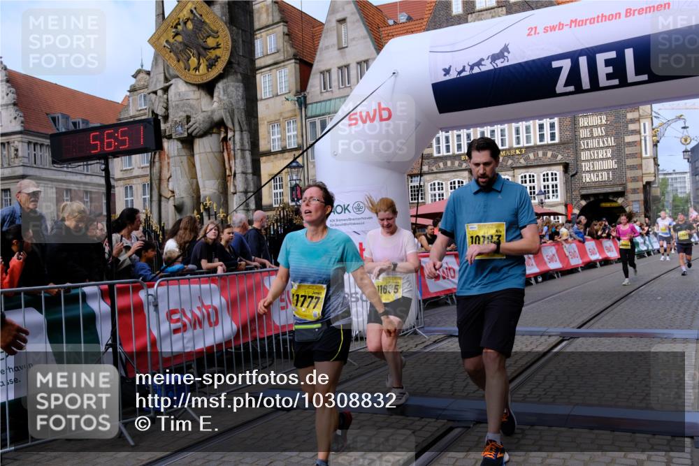 13.09.2026 - 21. swb-Marathon Bremen Tim E. http://msf.ph/oto/10308832 13.09.2026 10:52:08 Ziel 10162, 10183, 10218, 10281, 10348, 10467, 10641, 11273, 11277, 11285, 11376, 11542, 11555, 11685, 11733, 11777, 11784, 11869, 11962, 12329, 12349 meine-sportfotos.de