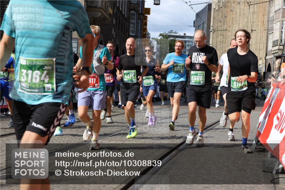 13.09.2026 - 21. swb-Marathon Bremen Strokosch-Dieckow http://msf.ph/oto/10308839 13.09.2026 13:30:29 Ziel 881, 1308, 1611, 1653, 1780, 1909, 1938, 2126, 2364, 3190, 4763, 5039, 5198, 5348, 5615, 5631, 6225, 6720, 6942, 6992, 6994, 7184, 7609, 7932, 7966, 8110, 8115, 8441, 8470, 9015, 9104, 9125, 9529, 625, 800, 834, 1067, 1771, 1926, 2369, 2452, 2723, 2985, 3425, 4206, 4332, 4342, 4415, 4425, 4748, 4757, 4920, 5506, 5551, 6134, 6343, 6347, 6523, 6988, 7012, 7253, 7567, 7645, 8966, 9011, 9692, 9695, 9699, 9825, 13090 meine-sportfotos.de