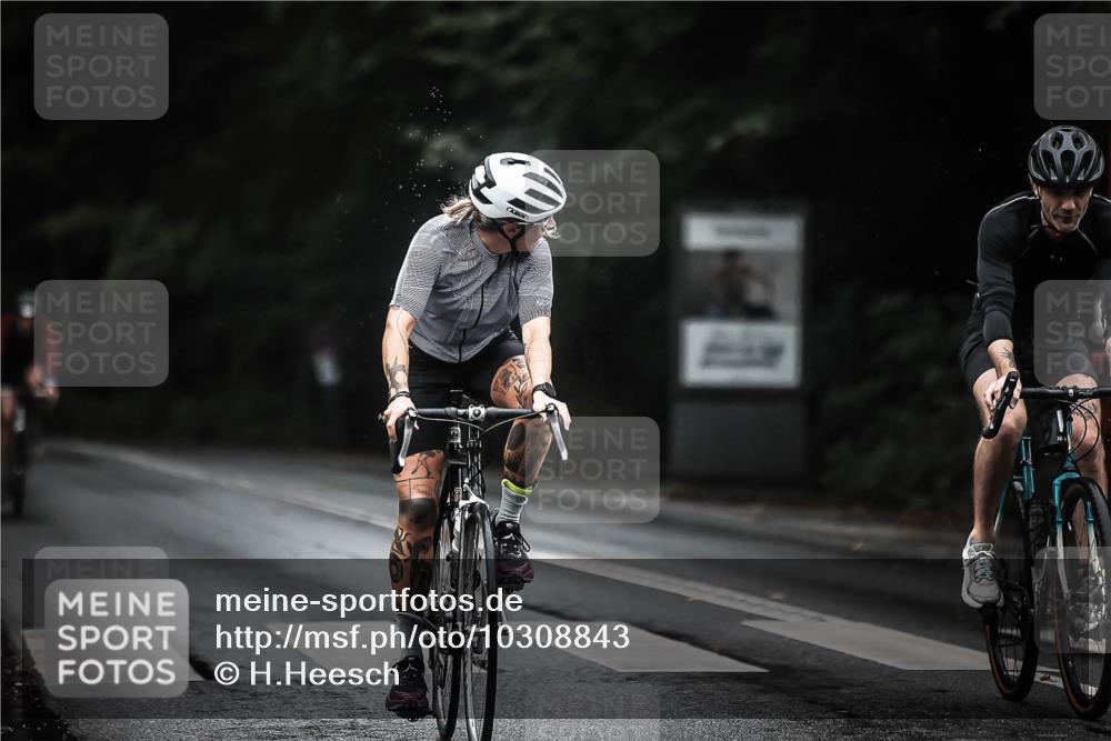 13.09.2026 - Stadtparktriathlon H.Heesch http://msf.ph/oto/10308843 13.09.2026 12:48:43 Radfahren 1191, 1198, 1241, 1265 meine-sportfotos.de
