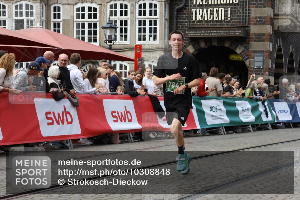 13.09.2026 - 21. swb-Marathon Bremen Strokosch-Dieckow http://msf.ph/oto/10308848 13.09.2026 13:02:34 Ziel 1667, 9583, 1795, 1850, 6918, 13237 meine-sportfotos.de