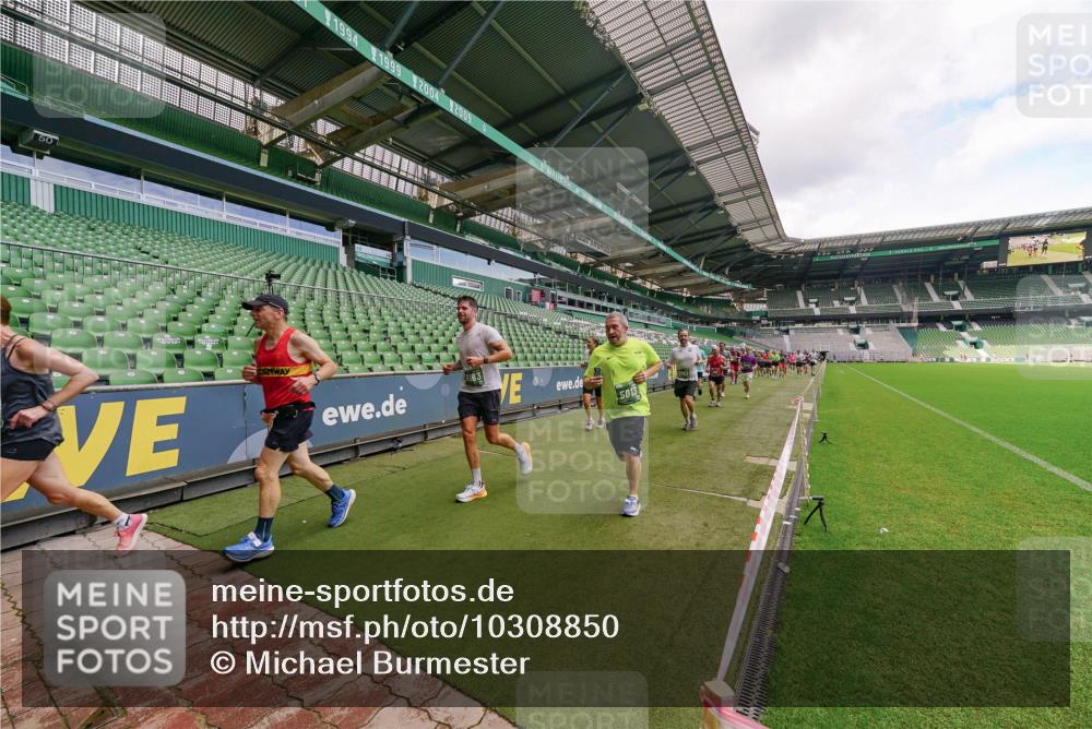 13.09.2026 - 21. swb-Marathon Bremen Michael Burmester http://msf.ph/oto/10308850 13.09.2026 13:04:49 Laufen im Stadion 178, 209, 210, 244, 323, 488, 534, 536, 565, 596, 647, 725, 881, 891, 900, 1073, 1239, 1243, 1307, 1308, 1343, 1373, 1456, 1458, 1479, 1627, 1649, 1653, 1656, 1687, 1771, 1780, 1914, 1932, 1941, 2023, 2089, 2126, 2223, 2241, 2301, 2369, 2430, 2434, 2452, 2602, 2625, 2723, 2742, 2764, 2851, 2867, 2872, 2891, 2910, 2919, 2934, 2957, 2959, 2977, 2985, 3028, 3030, 3217, 3278, 3320, 3343, 3402, 3419, 3425, 3444, 3454, 3485, 3510, 3521, 3579, 3597, 3618, 3796, 3846, 3859, 3909, 242 meine-sportfotos.de