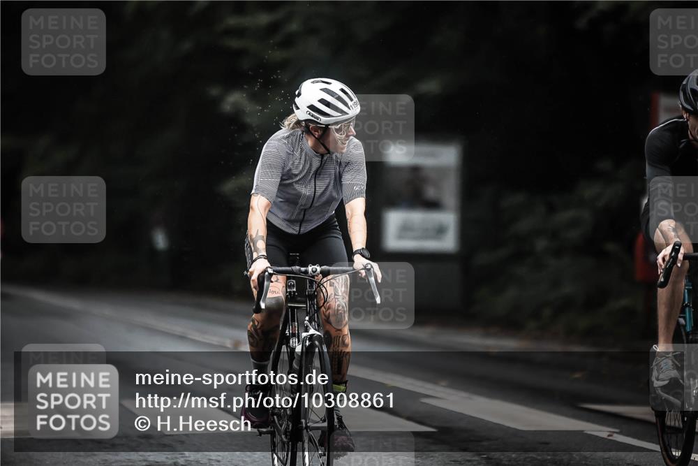 13.09.2026 - Stadtparktriathlon H.Heesch http://msf.ph/oto/10308861 13.09.2026 12:48:43 Radfahren 1191, 1198, 1241, 1265 meine-sportfotos.de