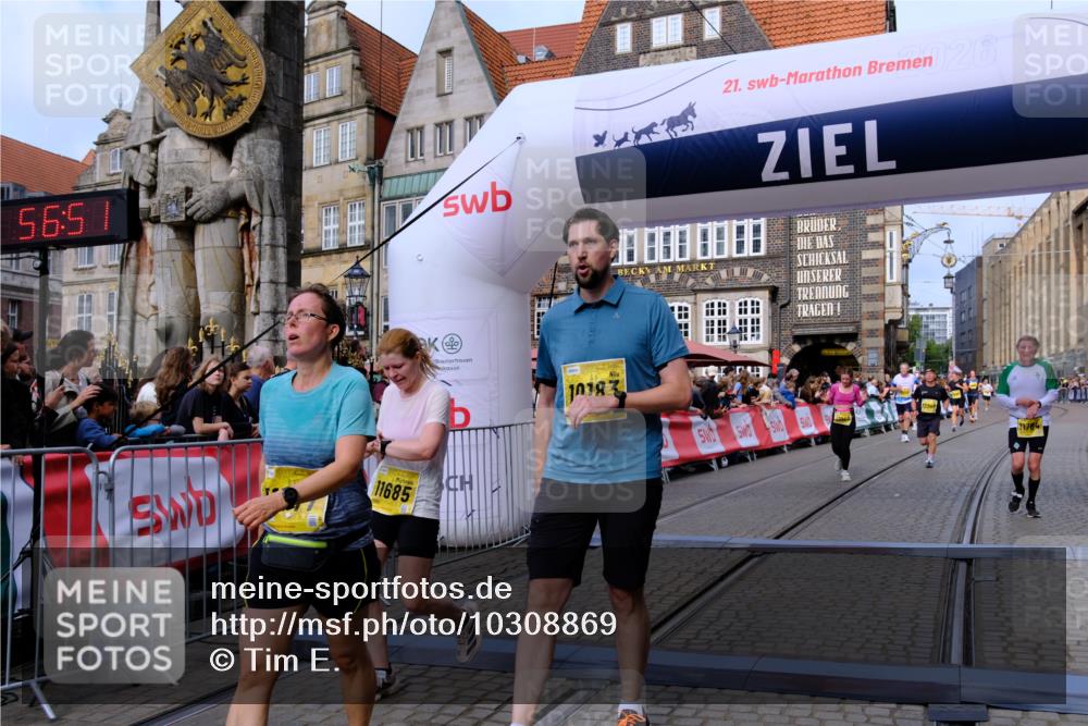 13.09.2026 - 21. swb-Marathon Bremen Tim E. http://msf.ph/oto/10308869 13.09.2026 10:52:08 Ziel 10162, 10183, 10218, 10281, 10348, 10467, 10641, 11273, 11277, 11285, 11376, 11542, 11555, 11685, 11733, 11777, 11784, 11869, 11962, 12329, 12349 meine-sportfotos.de