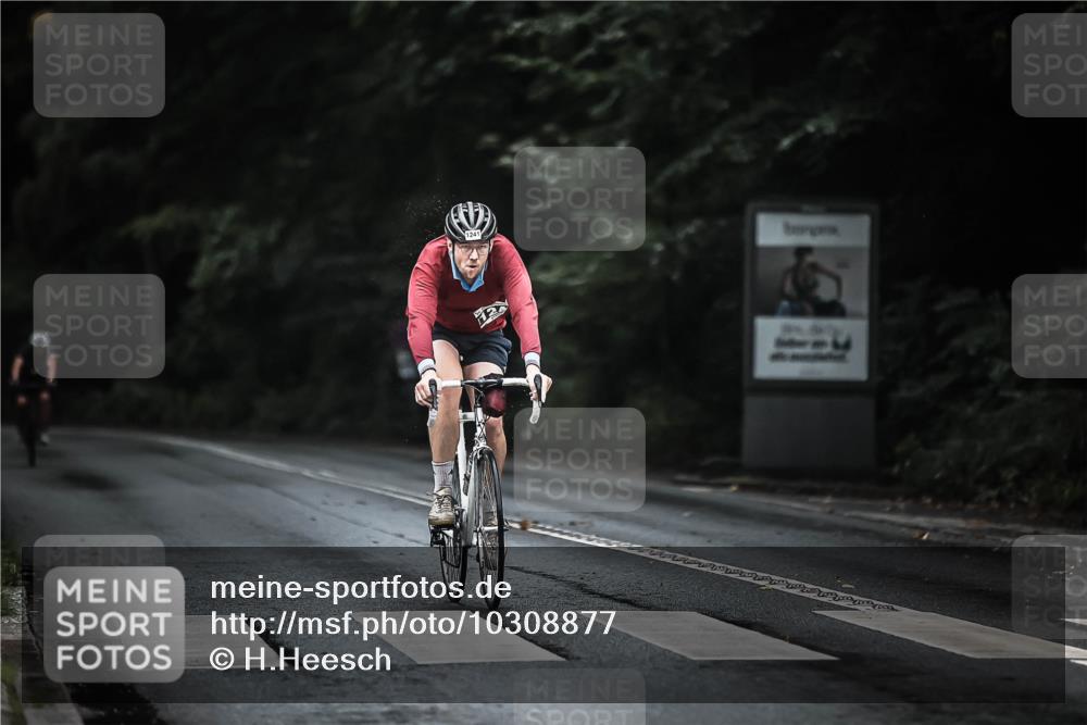 13.09.2026 - Stadtparktriathlon H.Heesch http://msf.ph/oto/10308877 13.09.2026 12:48:46 Radfahren 1198, 1241, 1265 meine-sportfotos.de