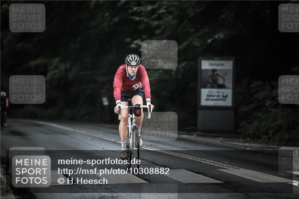 13.09.2026 - Stadtparktriathlon H.Heesch http://msf.ph/oto/10308882 13.09.2026 12:48:46 Radfahren 1198, 1241, 1265 meine-sportfotos.de
