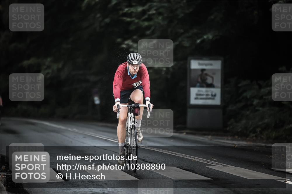13.09.2026 - Stadtparktriathlon H.Heesch http://msf.ph/oto/10308890 13.09.2026 12:48:46 Radfahren 1198, 1241, 1265 meine-sportfotos.de