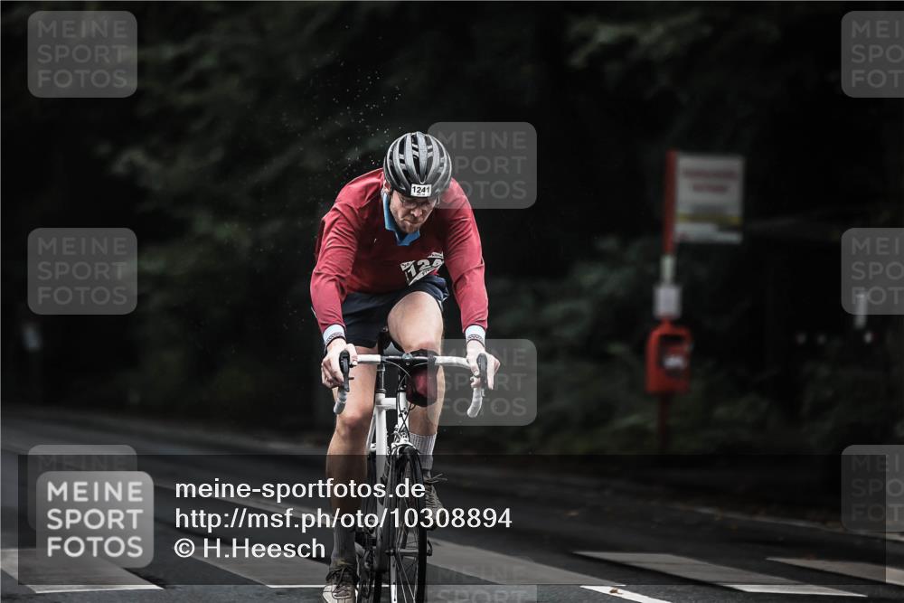 13.09.2026 - Stadtparktriathlon H.Heesch http://msf.ph/oto/10308894 13.09.2026 12:48:47 Radfahren 1198, 1241, 1265 meine-sportfotos.de