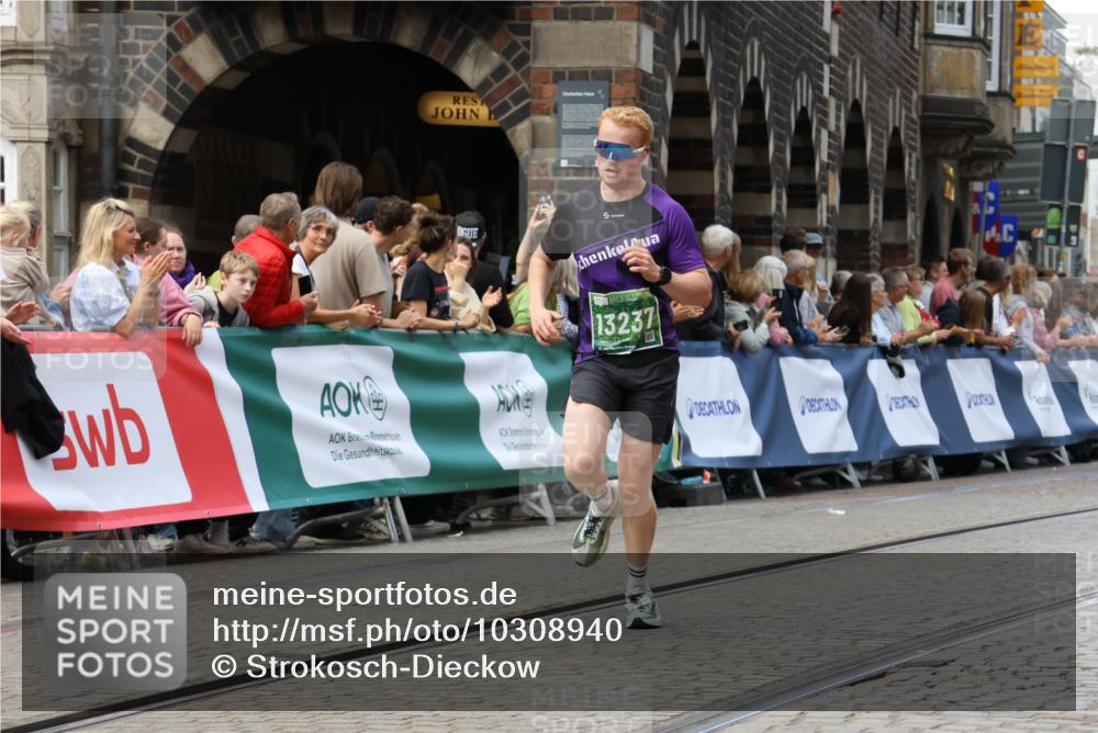 13.09.2026 - 21. swb-Marathon Bremen Strokosch-Dieckow http://msf.ph/oto/10308940 13.09.2026 13:02:40 Ziel 9583, 1381, 1850, 1862, 6918, 7265 meine-sportfotos.de