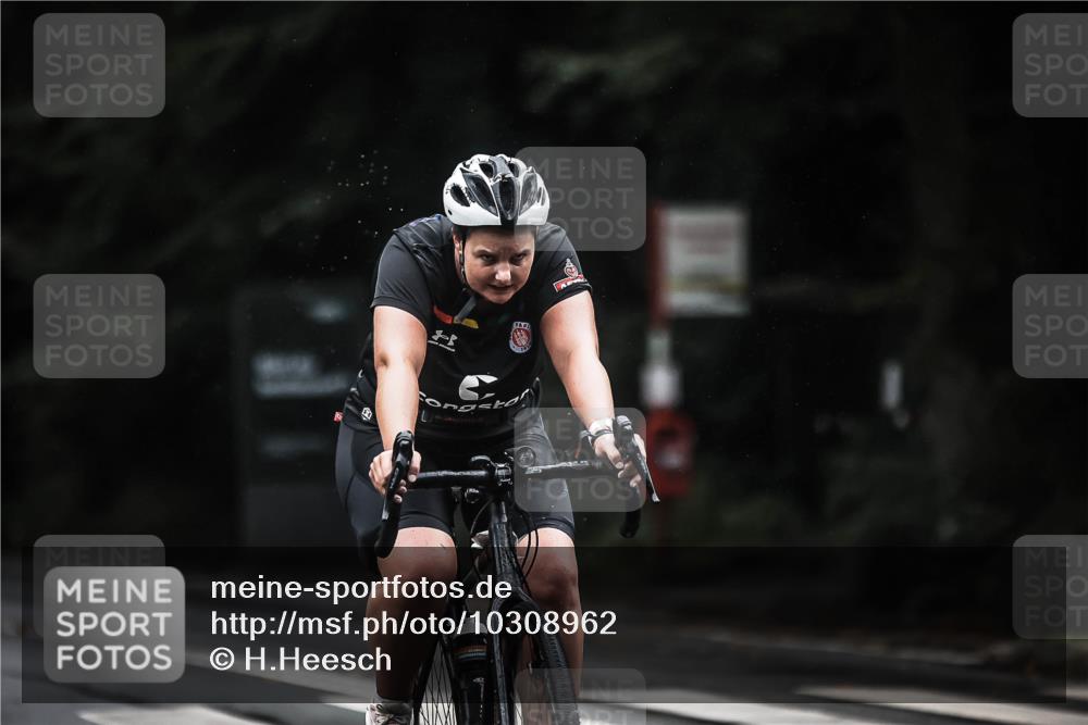 13.09.2026 - Stadtparktriathlon H.Heesch http://msf.ph/oto/10308962 13.09.2026 12:48:54 Radfahren 1131, 1135, 1205, 1234, 1263 meine-sportfotos.de