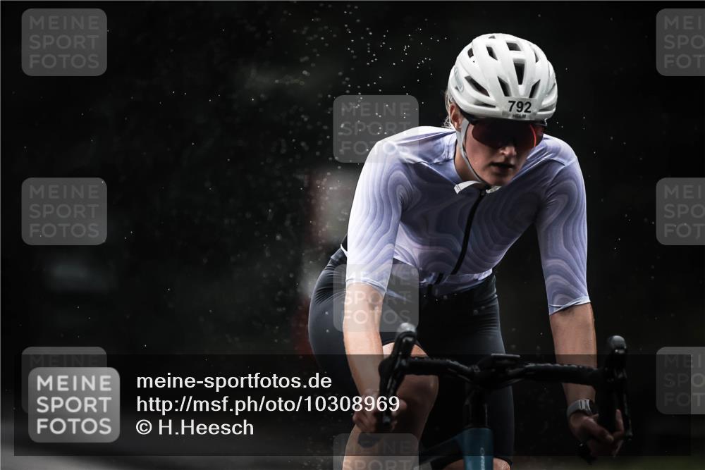 13.09.2026 - Stadtparktriathlon H.Heesch http://msf.ph/oto/10308969 13.09.2026 11:42:01 Radfahren 730, 771, 792, 814, 820, 927 meine-sportfotos.de