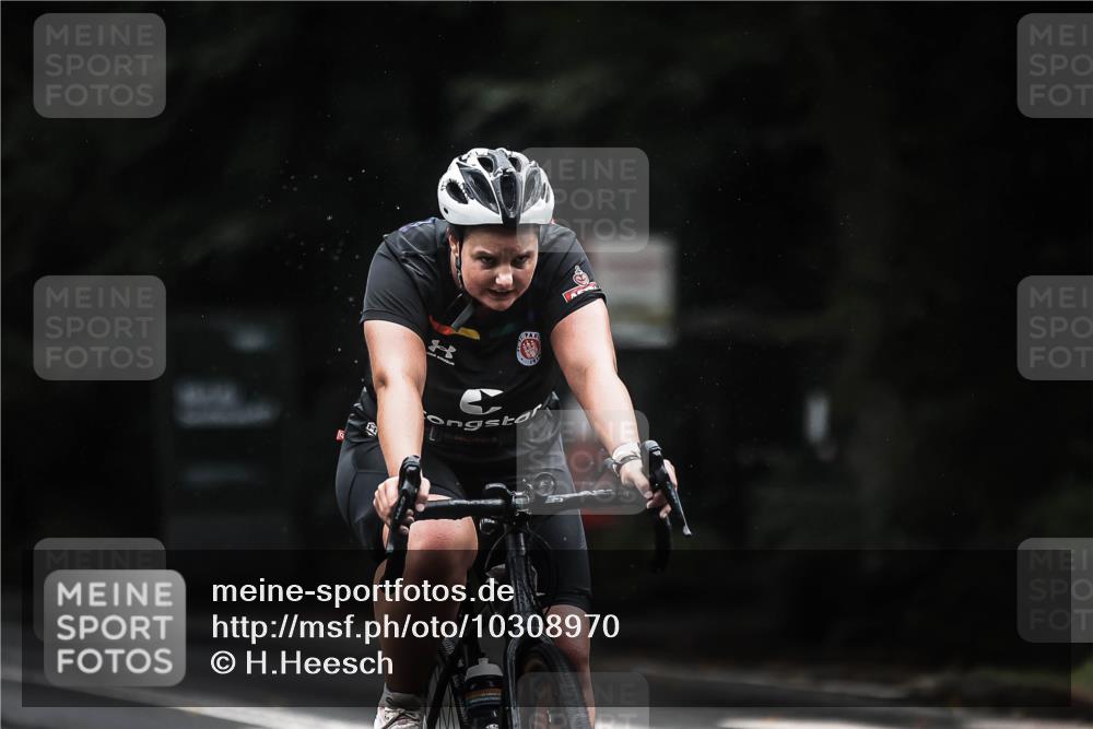 13.09.2026 - Stadtparktriathlon H.Heesch http://msf.ph/oto/10308970 13.09.2026 12:48:54 Radfahren 1131, 1135, 1205, 1234, 1263 meine-sportfotos.de