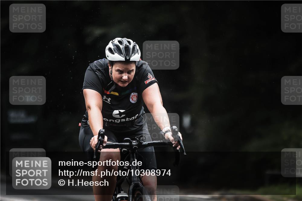 13.09.2026 - Stadtparktriathlon H.Heesch http://msf.ph/oto/10308974 13.09.2026 12:48:54 Radfahren 1131, 1135, 1205, 1234, 1263 meine-sportfotos.de
