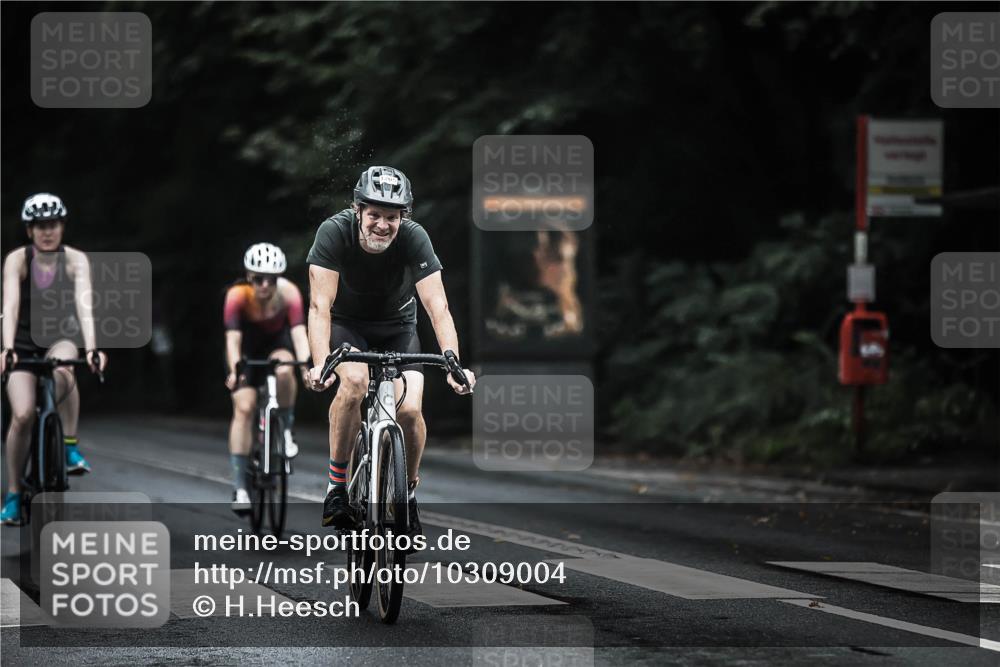 13.09.2026 - Stadtparktriathlon H.Heesch http://msf.ph/oto/10309004 13.09.2026 12:48:57 Radfahren 1069, 1099, 1131, 1135, 1205, 1234, 1263 meine-sportfotos.de