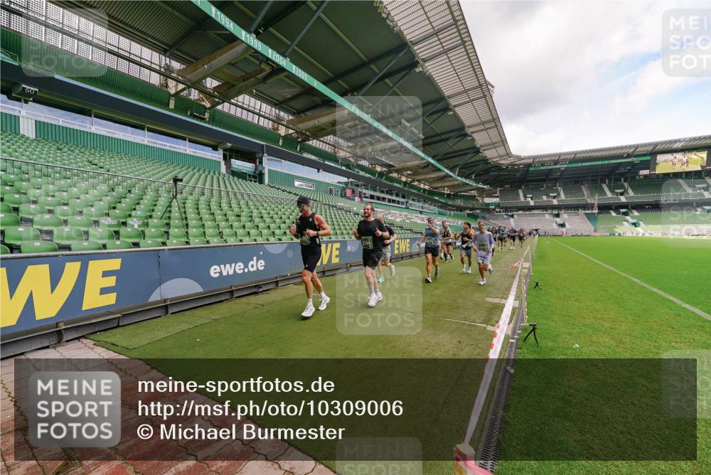 13.09.2026 - 21. swb-Marathon Bremen Michael Burmester http://msf.ph/oto/10309006 13.09.2026 13:05:08 Laufen im Stadion 178, 209, 210, 217, 244, 323, 394, 534, 536, 565, 647, 881, 891, 900, 1073, 1239, 1243, 1307, 1308, 1343, 1373, 1380, 1456, 1479, 1533, 1627, 1649, 1653, 1656, 1687, 1780, 1914, 1932, 1941, 2023, 2076, 2089, 2126, 2241, 2244, 2265, 2301, 2310, 2369, 2430, 2452, 2464, 2602, 2723, 2742, 2764, 2851, 2867, 2872, 2891, 2910, 2919, 2957, 2959, 2985, 3028, 3030, 3217, 3278, 3320, 3343, 3419, 3425, 3444, 3454, 3485, 3521, 3579, 3796, 3909, 242 meine-sportfotos.de