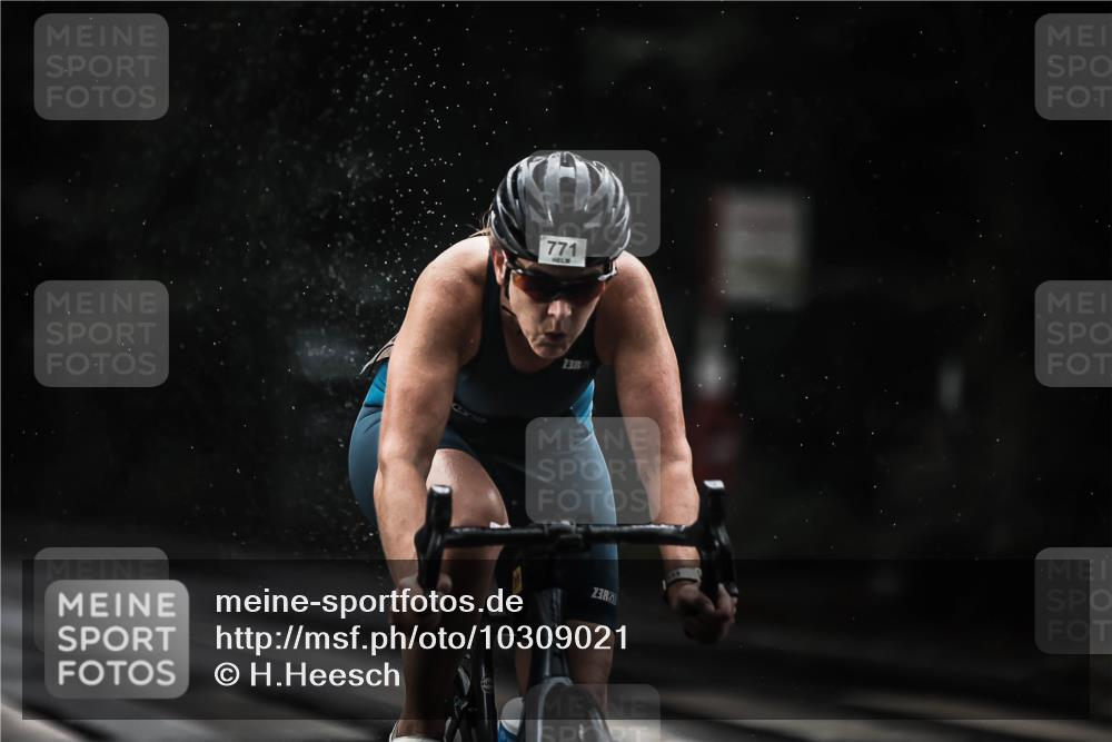 13.09.2026 - Stadtparktriathlon H.Heesch http://msf.ph/oto/10309021 13.09.2026 11:42:03 Radfahren 771, 792, 814, 820, 927 meine-sportfotos.de