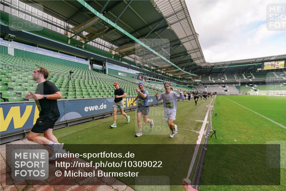 13.09.2026 - 21. swb-Marathon Bremen Michael Burmester http://msf.ph/oto/10309022 13.09.2026 13:05:09 Laufen im Stadion 178, 209, 210, 217, 244, 323, 394, 534, 536, 565, 647, 881, 891, 900, 1073, 1239, 1243, 1307, 1308, 1343, 1373, 1380, 1456, 1479, 1533, 1627, 1649, 1653, 1656, 1687, 1780, 1914, 1932, 1941, 2023, 2076, 2089, 2126, 2241, 2244, 2265, 2301, 2310, 2369, 2430, 2452, 2464, 2602, 2723, 2742, 2764, 2851, 2867, 2872, 2891, 2910, 2919, 2957, 2959, 2985, 3028, 3030, 3217, 3278, 3320, 3343, 3419, 3425, 3444, 3454, 3485, 3521, 3579, 3796, 3909, 242 meine-sportfotos.de