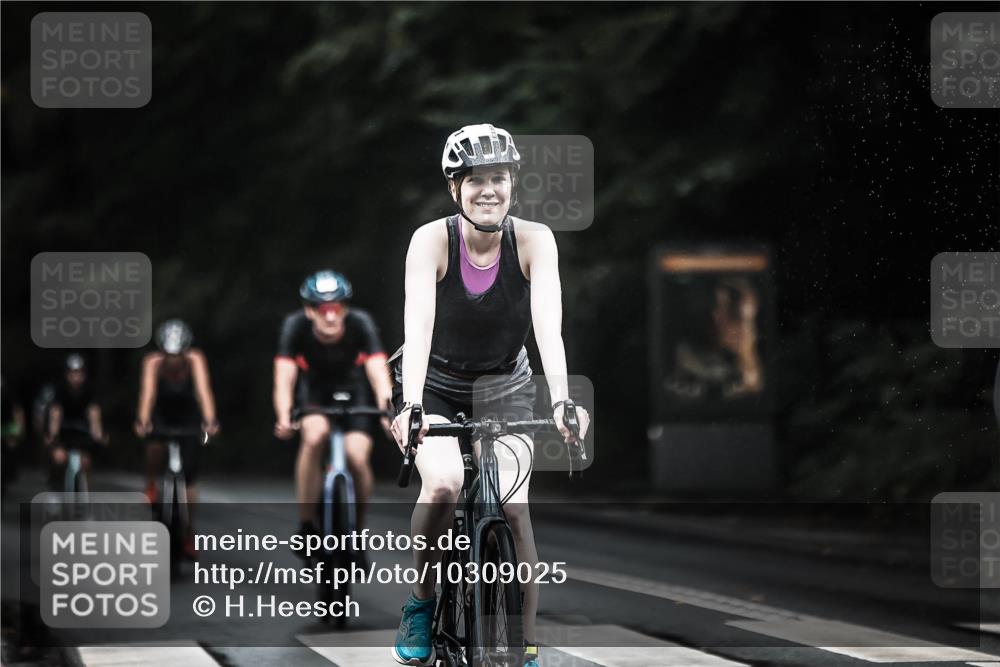13.09.2026 - Stadtparktriathlon H.Heesch http://msf.ph/oto/10309025 13.09.2026 12:48:59 Radfahren 1069, 1099, 1116, 1131, 1135, 1205, 1234, 1263 meine-sportfotos.de