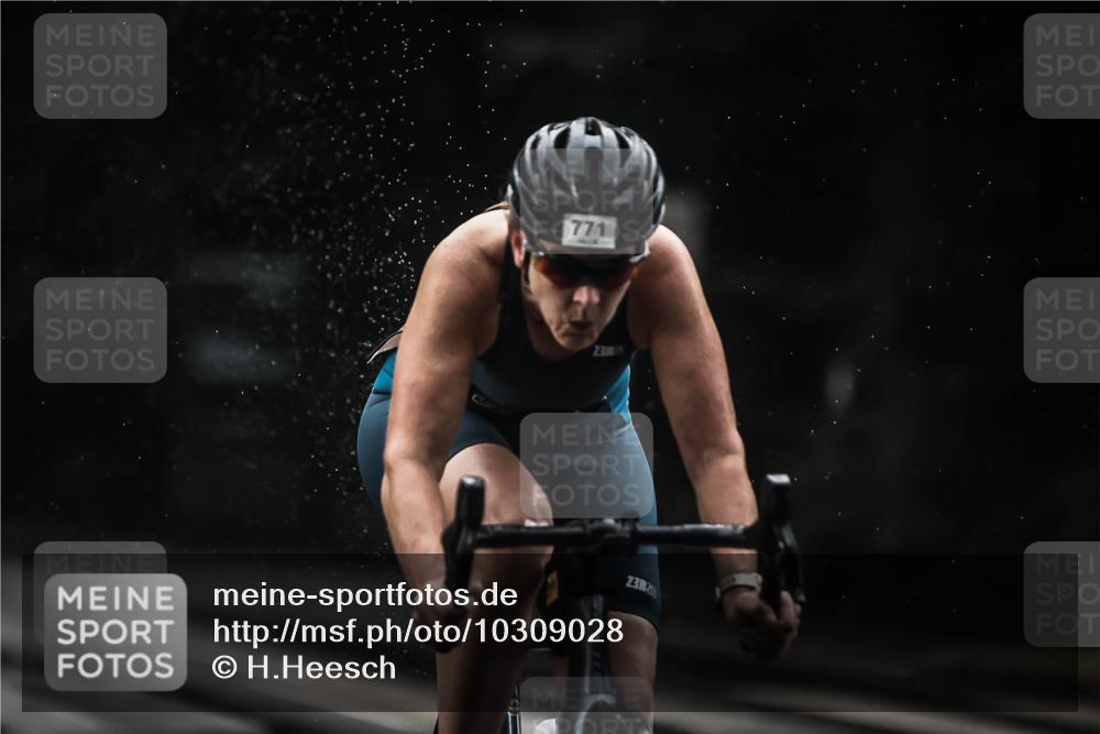 13.09.2026 - Stadtparktriathlon H.Heesch http://msf.ph/oto/10309028 13.09.2026 11:42:03 Radfahren 771, 792, 814, 820, 927 meine-sportfotos.de