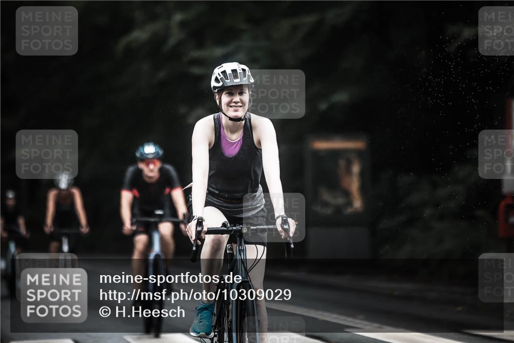 13.09.2026 - Stadtparktriathlon H.Heesch http://msf.ph/oto/10309029 13.09.2026 12:48:59 Radfahren 1069, 1099, 1116, 1131, 1135, 1205, 1234, 1263 meine-sportfotos.de