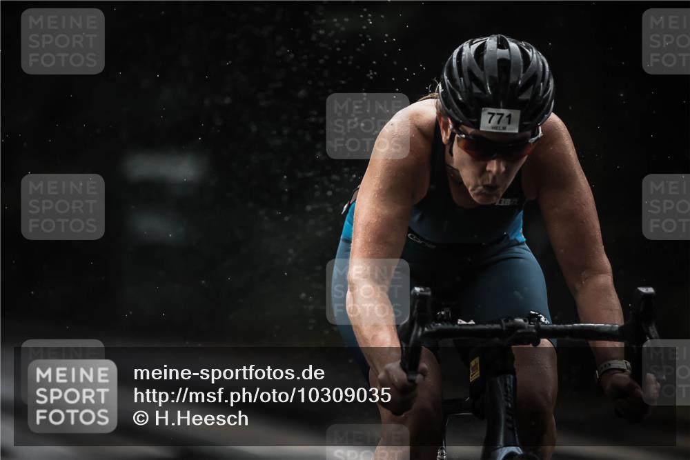 13.09.2026 - Stadtparktriathlon H.Heesch http://msf.ph/oto/10309035 13.09.2026 11:42:03 Radfahren 771, 792, 814, 820, 927 meine-sportfotos.de