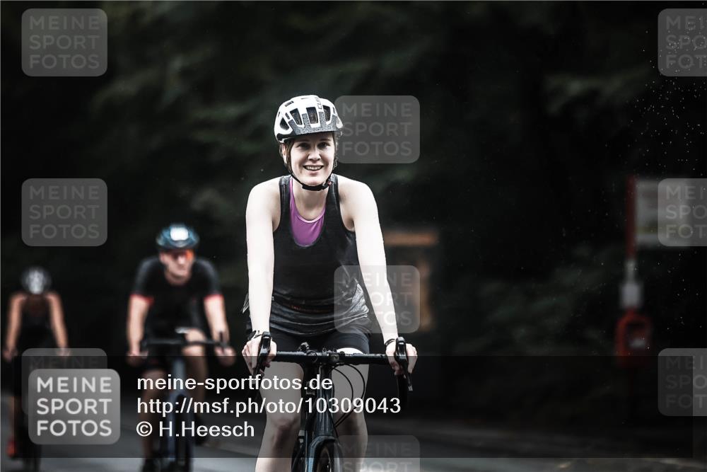 13.09.2026 - Stadtparktriathlon H.Heesch http://msf.ph/oto/10309043 13.09.2026 12:48:59 Radfahren 1069, 1099, 1116, 1131, 1135, 1205, 1234, 1263 meine-sportfotos.de