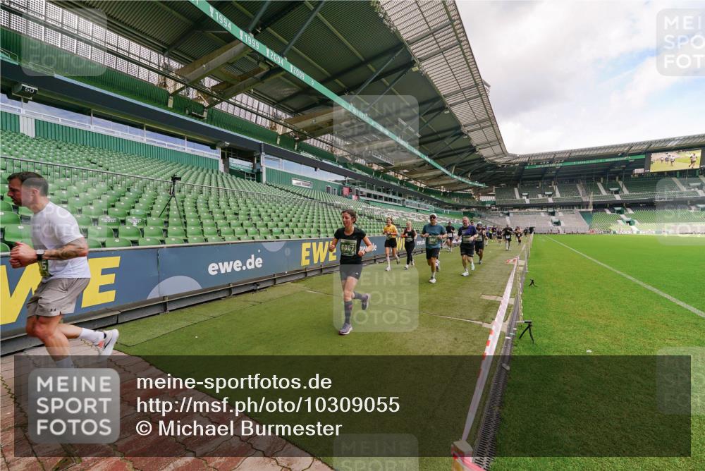 13.09.2026 - 21. swb-Marathon Bremen Michael Burmester http://msf.ph/oto/10309055 13.09.2026 13:05:13 Laufen im Stadion 178, 209, 210, 217, 244, 323, 394, 534, 536, 565, 647, 881, 891, 900, 1073, 1239, 1243, 1274, 1307, 1308, 1343, 1373, 1380, 1456, 1479, 1533, 1581, 1627, 1649, 1653, 1656, 1687, 1780, 1914, 1932, 1941, 2023, 2076, 2089, 2126, 2241, 2244, 2265, 2301, 2310, 2369, 2430, 2452, 2464, 2602, 2723, 2742, 2764, 2851, 2867, 2872, 2891, 2910, 2919, 2957, 2959, 2985, 3028, 3030, 3055, 3217, 3278, 3320, 3343, 3419, 3425, 3444, 3454, 3485, 3521, 3579, 3796, 3909, 242 meine-sportfotos.de
