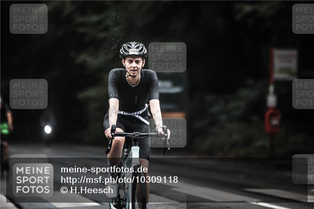 13.09.2026 - Stadtparktriathlon H.Heesch http://msf.ph/oto/10309118 13.09.2026 12:49:03 Radfahren 1069, 1093, 1099, 1116, 1131, 1205, 1234, 1263, 1283 meine-sportfotos.de