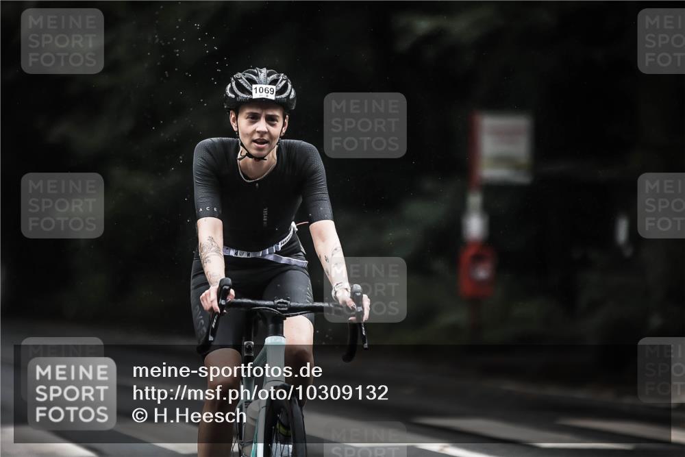 13.09.2026 - Stadtparktriathlon H.Heesch http://msf.ph/oto/10309132 13.09.2026 12:49:03 Radfahren 1069, 1093, 1099, 1116, 1131, 1205, 1234, 1263, 1283 meine-sportfotos.de