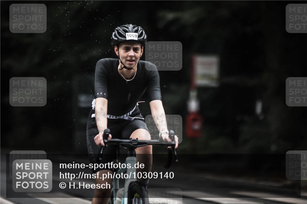 13.09.2026 - Stadtparktriathlon H.Heesch http://msf.ph/oto/10309140 13.09.2026 12:49:03 Radfahren 1069, 1093, 1099, 1116, 1131, 1205, 1234, 1263, 1283 meine-sportfotos.de