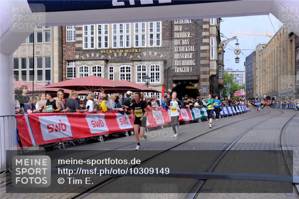 13.09.2026 - 21. swb-Marathon Bremen Tim E. http://msf.ph/oto/10309149 13.09.2026 10:52:29 Ziel 10588, 11371, 11487, 11610, 11877, 12319, 13578 meine-sportfotos.de