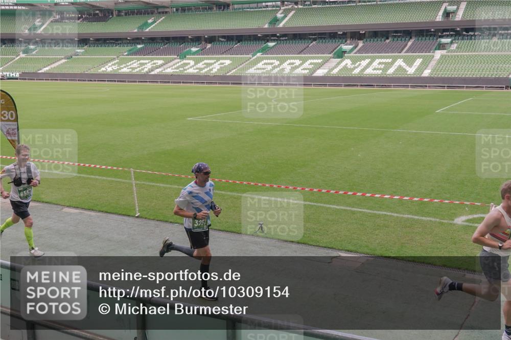 13.09.2026 - 21. swb-Marathon Bremen Michael Burmester http://msf.ph/oto/10309154 13.09.2026 12:42:16 Laufen im Stadion 371, 439, 650, 744, 749, 957, 1009, 1223, 1224, 1336, 1381, 1411, 1562, 1614, 1619, 1667, 1712, 1745, 1797, 1822, 1850, 1862, 1879, 2094, 2207, 2651, 2986, 3251, 3368, 3584, 3624, 4096, 4399, 4795, 4847, 4936, 5663, 5672, 5828, 6198, 6264, 6929, 6991, 7141, 8065, 8311, 8383, 8394, 8994, 9065, 9120, 9533, 277, 346, 807, 895, 901, 1118, 1248, 1320, 1323, 1472, 1576, 1587, 1604, 1717, 1751, 1911, 2141, 2352, 2670, 3080, 3606, 5160, 5163, 5912, 6112, 7650 meine-sportfotos.de
