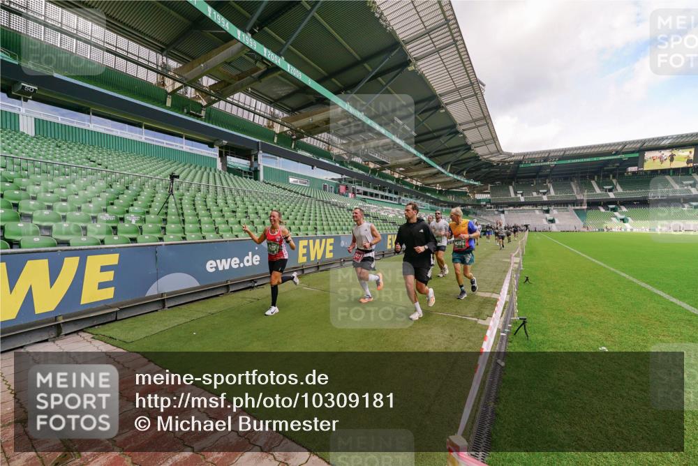 13.09.2026 - 21. swb-Marathon Bremen Michael Burmester http://msf.ph/oto/10309181 13.09.2026 13:05:28 Laufen im Stadion 109, 178, 217, 244, 287, 323, 394, 430, 454, 534, 536, 565, 578, 647, 784, 891, 900, 1073, 1239, 1243, 1274, 1307, 1308, 1373, 1380, 1456, 1533, 1581, 1627, 1653, 1656, 1687, 1780, 1914, 1932, 1941, 2023, 2076, 2089, 2126, 2241, 2244, 2265, 2301, 2310, 2355, 2369, 2393, 2430, 2452, 2464, 2602, 2723, 2742, 2764, 2867, 2872, 2891, 2910, 2919, 2957, 2959, 2985, 3028, 3030, 3055, 3217, 3278, 3320, 3343, 3419, 3425, 3444, 3485, 3521, 3796, 3909 meine-sportfotos.de