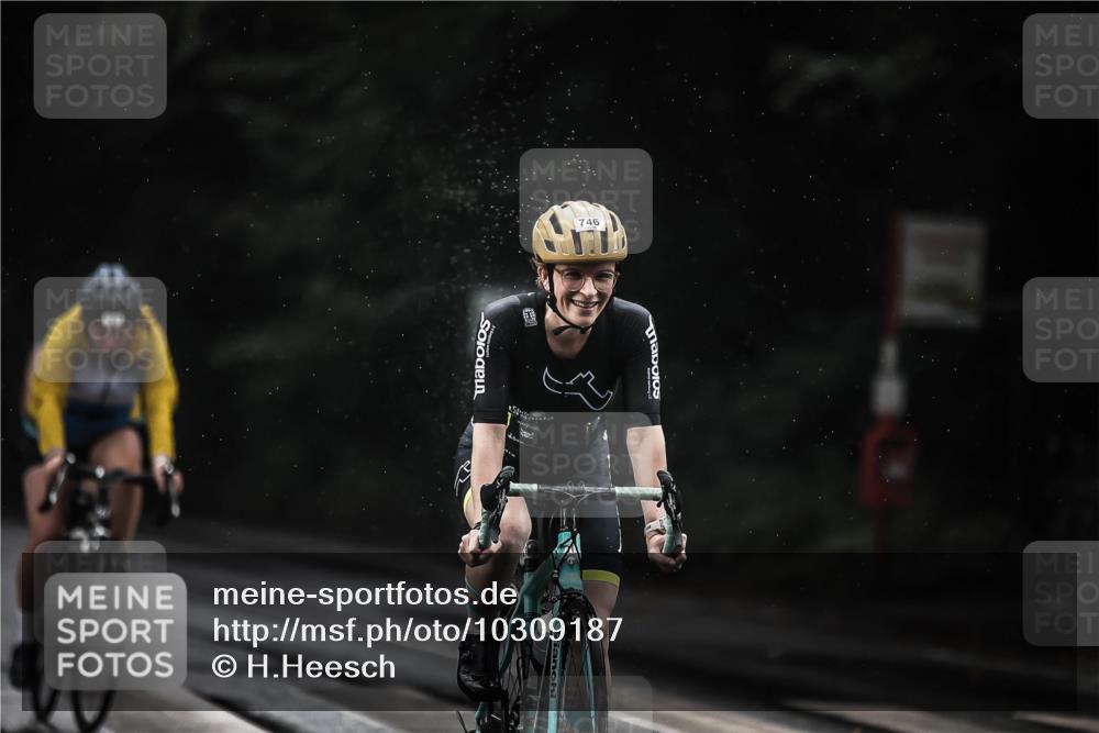 13.09.2026 - Stadtparktriathlon H.Heesch http://msf.ph/oto/10309187 13.09.2026 11:42:11 Radfahren 728, 746, 793, 820, 888, 927 meine-sportfotos.de