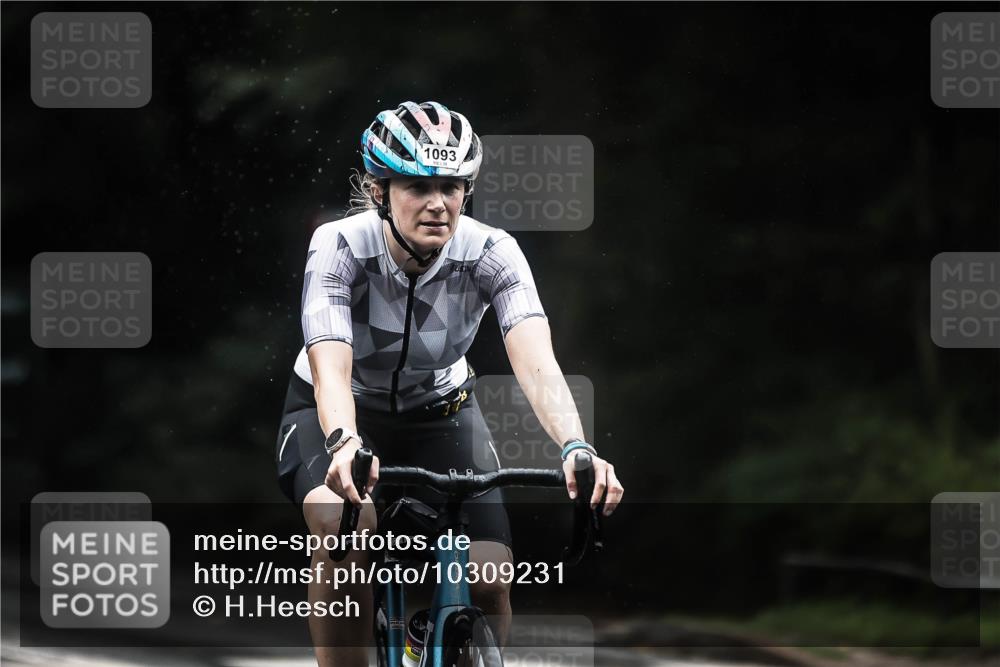 13.09.2026 - Stadtparktriathlon H.Heesch http://msf.ph/oto/10309231 13.09.2026 12:49:07 Radfahren 1069, 1093, 1099, 1116, 1118, 1283 meine-sportfotos.de
