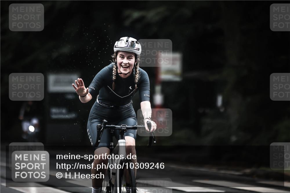 13.09.2026 - Stadtparktriathlon H.Heesch http://msf.ph/oto/10309246 13.09.2026 12:49:09 Radfahren 1093, 1116, 1118, 1253, 1283 meine-sportfotos.de