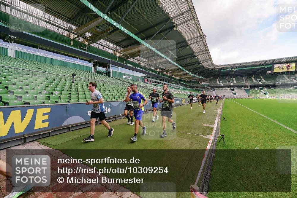13.09.2026 - 21. swb-Marathon Bremen Michael Burmester http://msf.ph/oto/10309254 13.09.2026 13:05:37 Laufen im Stadion 109, 178, 217, 244, 287, 303, 323, 394, 430, 454, 534, 536, 565, 578, 613, 647, 784, 891, 900, 1073, 1239, 1243, 1274, 1307, 1308, 1365, 1373, 1380, 1456, 1533, 1574, 1581, 1627, 1656, 1687, 1780, 1823, 1909, 1914, 1932, 1941, 2023, 2076, 2089, 2126, 2241, 2244, 2265, 2301, 2310, 2355, 2369, 2393, 2430, 2452, 2464, 2602, 2723, 2742, 2764, 2867, 2872, 2910, 2919, 2957, 2959, 2985, 3028, 3030, 3055, 3217, 3278, 3320, 3343, 3419, 3425, 3444, 3485, 3521, 3796, 3909 meine-sportfotos.de
